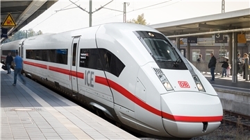 Wird Bremerhaven schon im Sommer 2021 an den Fernverkehr angeschlossen sein? Das ist zumindest der Wunsch von Enak Ferlemann (CDU), Parlamentarischer Staatssekretär im Bundesverkehrsministerium.