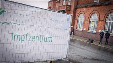 Impfzentrum des Landkreises Cuxhaven in den Hapag-Hallen.