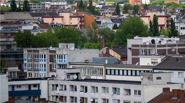 Studie: Mieten in Metropolen ziehen stark an Wohnhäuser im Berliner Bezirk Wedding. In der Hauptstadt steigen die Mieten weiter an.