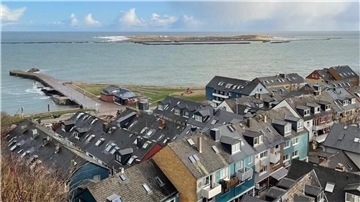 Wohnraum ist auf der touristisch geprägten Insel Helgoland ein knappes Gut und wird händeringend gesucht, gerade auch, damit sich hier junge Familien ansiedeln können.