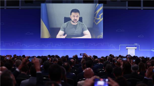 Krieg gegen die Ukraine: So ist die Lage Wolodymyr Selenskyj ist der Ukraine Recovery Conference in London per Video zugeschaltet.