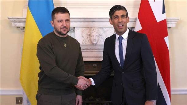 Britische Reichweite für ukrainische Offensive Wolodymyr Selenskyj (l.), Präsident der Ukraine und Premierminister Rishi Sunak im Februar in London.