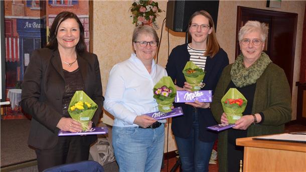 Wurden einstimmig wiedergewählt: Kassenführerin Corinna Holst (von links), Vorsitzende Andrea Burfeind, die zweite Schriftführerin Annika Köster und die zweite Vorsitzende Saakje van der Kooi.