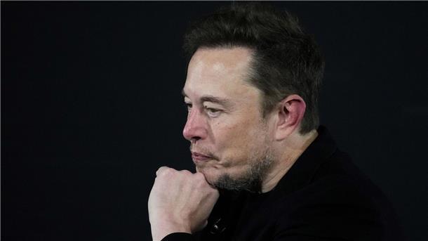 IBM stoppt Werbung bei X X-Besitzer Elon Musk zieht neue Vorwürfe auf sich, antisemitischen Ansichten Gehör zu verschaffen.