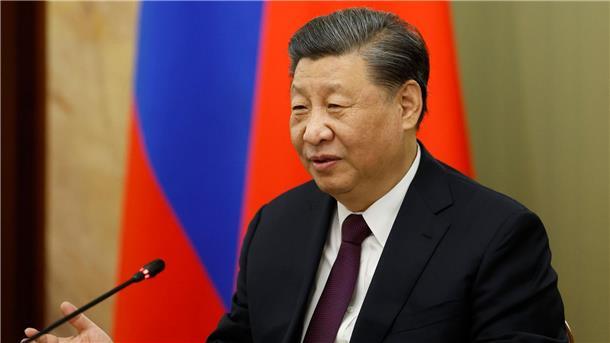 Xi sagte, es entspreche der „historischen Logik“, dass er für seinen ersten Besuch nach der Wiederwahl Russland gewählt habe, weil beide „strategische Partner“ seien.