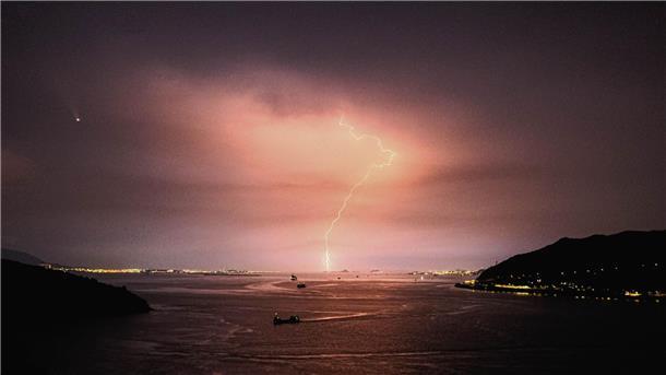 Taifun „Yagi“ fegt über das Südchinesische Meer „Yagi“ ist jetzt als Taifun unterwegs in Richtung China.