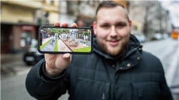 Yannick Sarow von den Jungen Liberalen engagiert sich für eine weitgehend autofreie „Alte Bürger“ für mehr Aufenthaltsqualität.