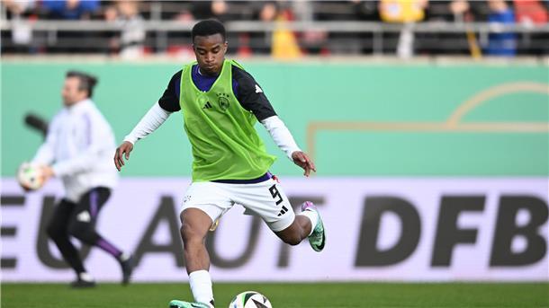 Youssoufa Moukoko hat beim 8:0 von OGC Nizza gegen AS St.-Étienne zwei Treffer erzielt.