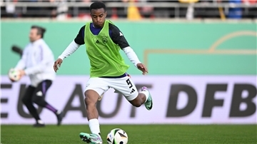 Youssoufa Moukoko will sich in Nizza einen Stammplatz erarbeiten.