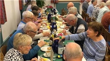Zahlreiche ältere Beverner und Plönjeshausener Bürger genossen den Nachmittag im Gemeindehaus.