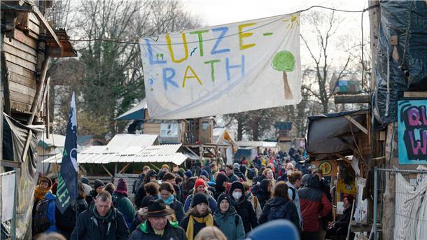 Zahlreiche Aktivisten sind am Wochenende nach Lützerath gereist.