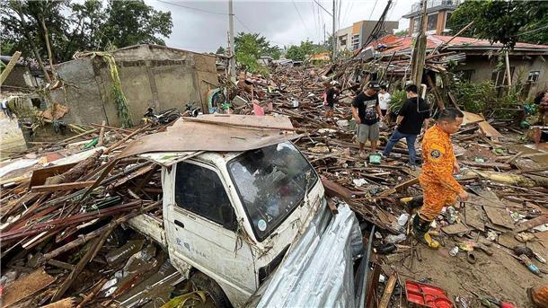 Taifun hinterlässt Zerstörung auf den Philippinen - 66 Tote Zahlreiche Häuser lagen in Trümmern.