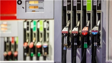 Zapfsäulen an einer Tankstelle: Die Spritpreise sind wieder nach oben gegangen.