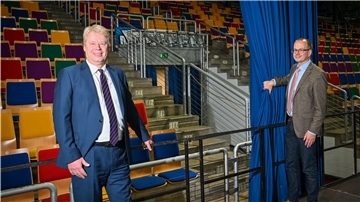 Zehn Monate waren Dr. Ralf Meyer (li.) und Andreas Beckmann Interims-Geschäftsführer der Stadthalle.