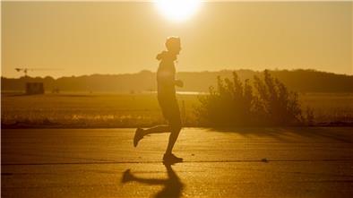 Ziel sind keine schweißtreibenden Killer-Kommandos, sondern eine biologische Unterstützung des Wachwerdens - wie eine kleine Joggingrunde während des Sonnenaufgangs.