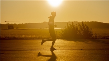 Ziel sind keine schweißtreibenden Killer-Kommandos, sondern eine biologische Unterstützung des Wachwerdens - wie eine kleine Joggingrunde während des Sonnenaufgangs.