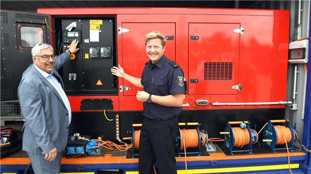 Zivil- und Katastrophenschutz: Das erste Modul zur Trinkwassernotversorgung für Bremerhaven und Umgebung
präsentierten Oberbürgermeister und Dezernent der Ortskatastrophenschutzbehörde, Melf Grantz, und Sören Makel vom Katastrophenschutz.
