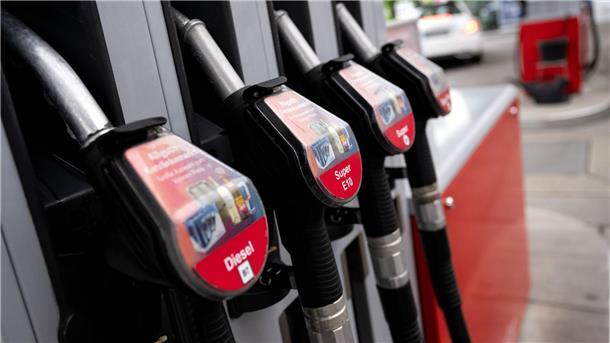 ADAC: Diesel und Benzin zu Jahresbeginn teurer Zu Beginn des neuen Jahres steigen auch die Spritpreise wieder.