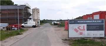 Baustelle mit Kran