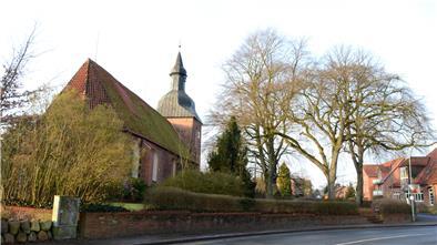 St. Marienkirche in Loxstedt von der Rückseite fotografiert