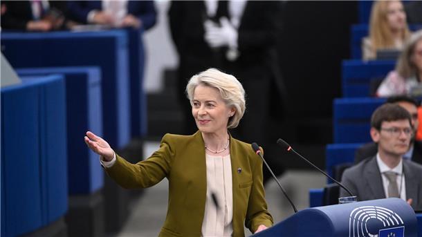Von der Leyens Pläne: „Europa muss kämpfen“ Zudem will die Deutsche gemeinsam mit den europäischen Herstellern an der Bezahlbarkeit für kleine Autos arbeiten.
