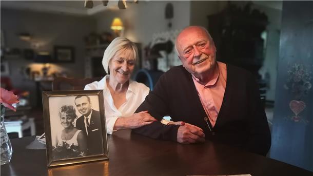 Eine Laufmasche bringt lebenslange Liebe Zuhause ist heute das Heim in Sievern, Heimat ist dort, wo die Familie ist, sagt Porträtgeber Edward Mazurkiewicz, im Bild mit seiner Frau Waltraud.