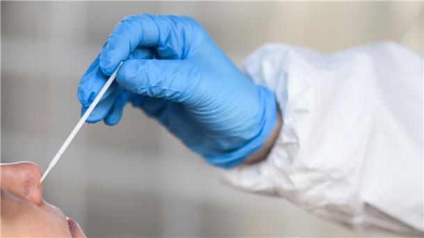 Zuletzt ist die Zahl der Neuinfektionen mit dem Coronavirus in Deutschland kräftig gestiegen. (Archivbild)