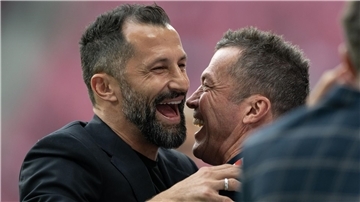 Zuletzt knirschte es zwischen Hasan Salihamidzic (l) und Lothar Matthäus (r). 