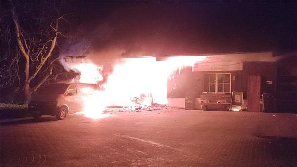 Zum Brand einer Bäckerei kam es nachts in Borchel, die Ursache ist unklar.