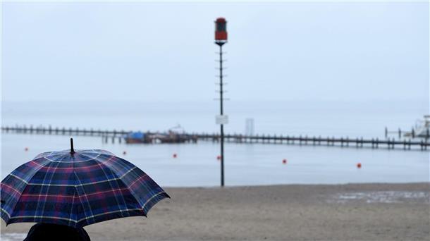 Zum Ende der Woche wird das Wetter unbeständig - auch Gewitter sind zu erwarten. (Symbolbild)