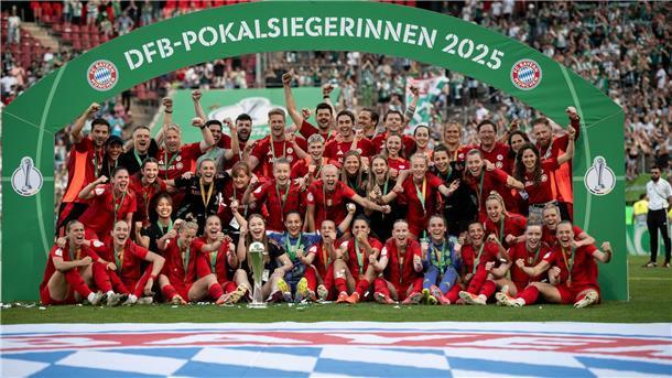 Lea Schüller im Torrausch: Vorgeschmack auf die EM? Zum ersten Mal holen die Bayern-Frauen den Meistertitel und den Pokal.