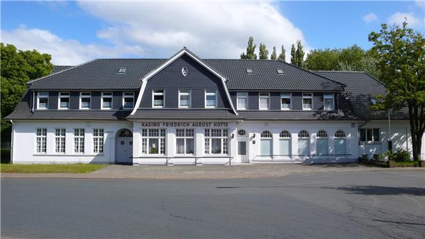 großes Gebäude