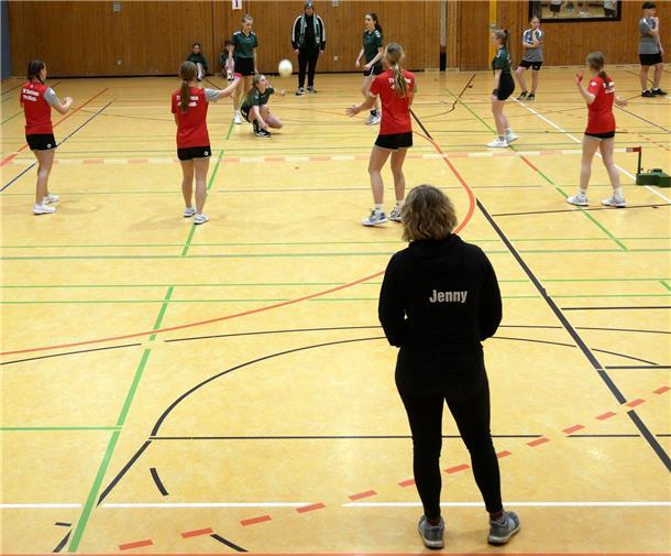 Wohnster Prellballerinnen verlieren gegen Sottrum Zum Lokalderby kam es zwischen dem TV Sottrum (in Rot) und dem MTV Wohnste (in Grün). Beide Vereine sind die Prellball-Hochburgen im Norden.