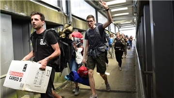Zur Festival-Zeit ist am Scheeßeler Bahnhof die Hölle los. Dennoch: Im vergangenen Jahr kamen rund 9.000 Fans weniger mit der Bahn zum Hurricane.