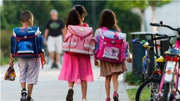 Sicher zur Schule kommen Zur Grundschule kommen viele Schülerinnen und Schüler zu Fuß.