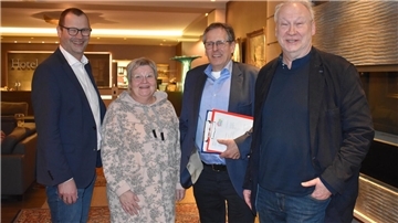 Sie berichteten über die Ergebnisse der Klausurtagung der Kreistagsgruppe SPD/Bündnis 90-Die Grünen (von links): Gunnar Böltes (SPD), Eva Viehoff (Grüne), Claus Johannßen und Gunnar Wegener (beide SPD) 