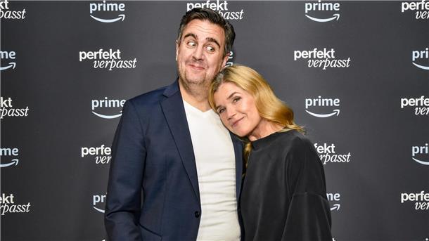 Zur Premiere ihrer neuen Serie posieren die beiden Hauptdarsteller Bastian Pastewka und Anke Engelke.
