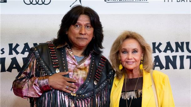 Zur Premiere reiste auch der US-Schauspieler Alan Tafoya an, ein Jicarilla Apache aus New Mexico, der auch mitspielt. 