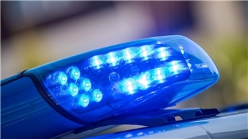 Zwei der drei tatverdächtigen Männer konnten kurz nach der Tat geschnappt werden. Wer der dritte Mann ist, ist noch unbekannt.
