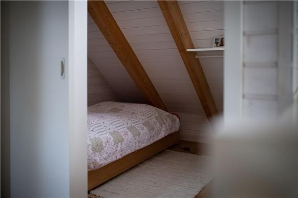 Zweiter Stock: Wenn keine Gäste da sind, schläft Elke Nellessen im oberen Teil d...