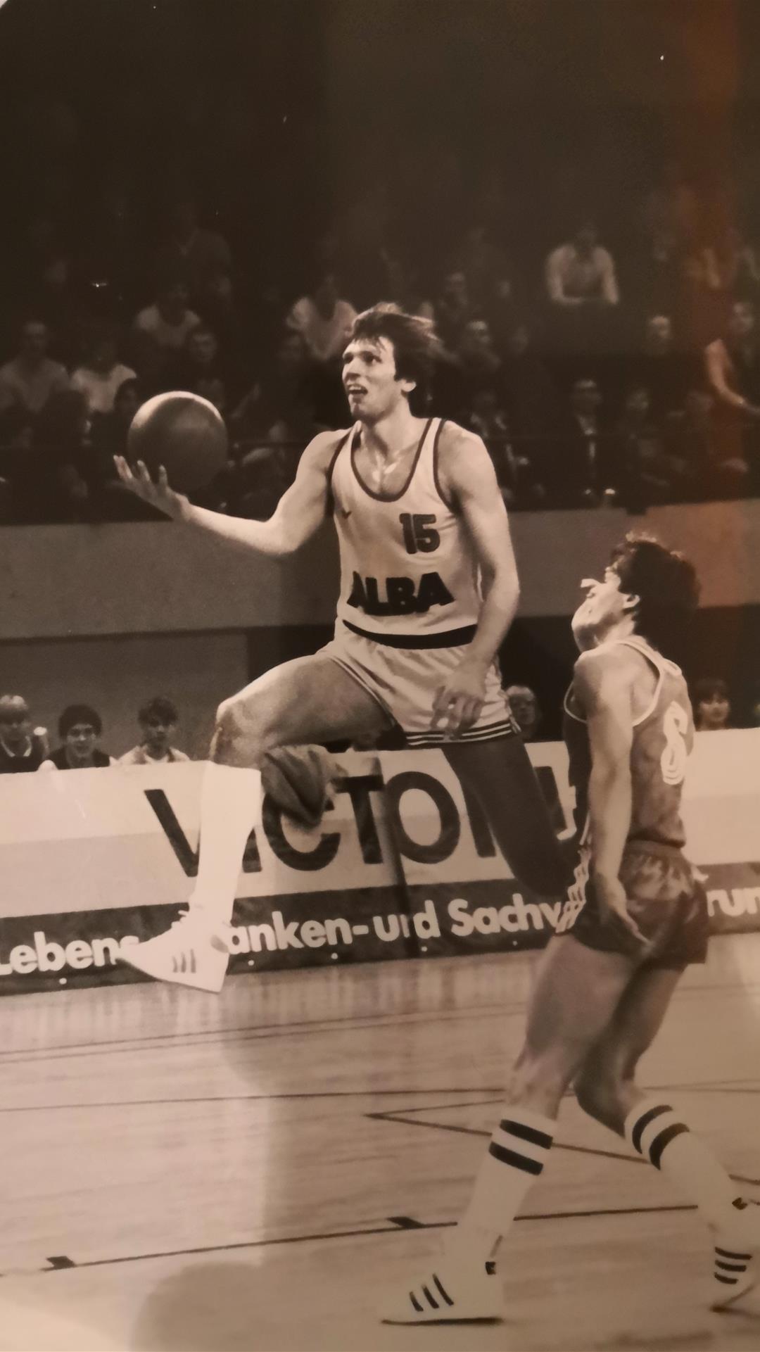 Zwischen 1991 und 1993 ließ Lutz Wadehn seine Karriere beim neu gegründeten Club Alba Berlin ausklingen. Berlin ist für den Bremerhavener seit mehr als 30 Jahren zur Heimat geworden.