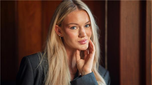 GNTM-Kandidatin aus Bremerhaven: Valeria über Tränen, Druck und Medienrealität Porträt einer schönen jungen Frau: Zwischen Laufsteg und Realität – Valeria teilt im Hotel Haverkamp ihre Erfahrungen als Model.